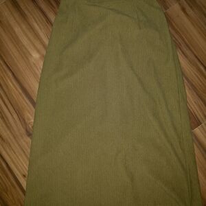 Women’s Olive Green Ribbed Midi Skirt
